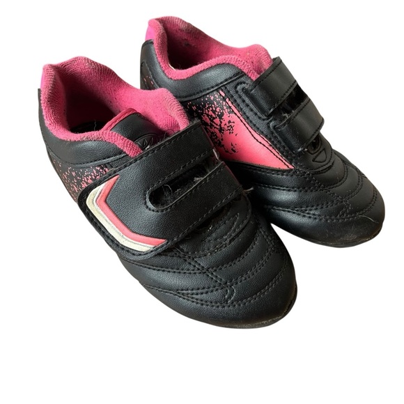 🌼 5/$25 Athletic Works Kids Soccer Cleats Black Pink Size 9 | Girls Shoes Sports - Picture 1 of 8
